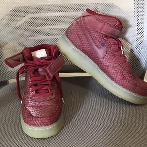 Men’s Size 8 red Nike Air -Air Force 1’s w/ Velcro